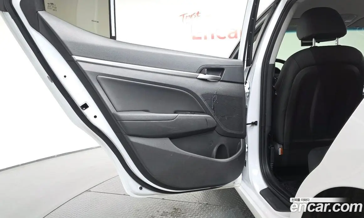 Hyundai Avante 2019 1.6 автомат (гидро), фото 14