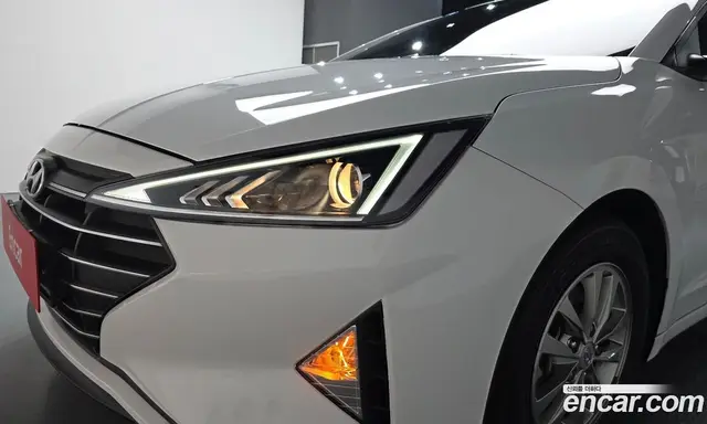 Hyundai Avante 2019 1.6 автомат (гидро), миниатюра 7