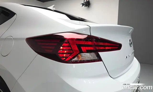 Hyundai Avante 2019 1.6 автомат (гидро), миниатюра 8