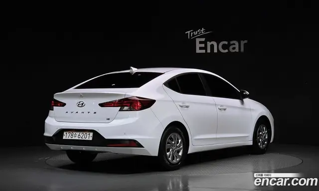Hyundai Avante 2019 1.6 автомат (гидро), миниатюра 2