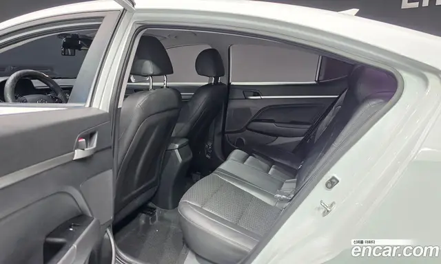 Hyundai Avante 2019 1.6 автомат (гидро), миниатюра 11