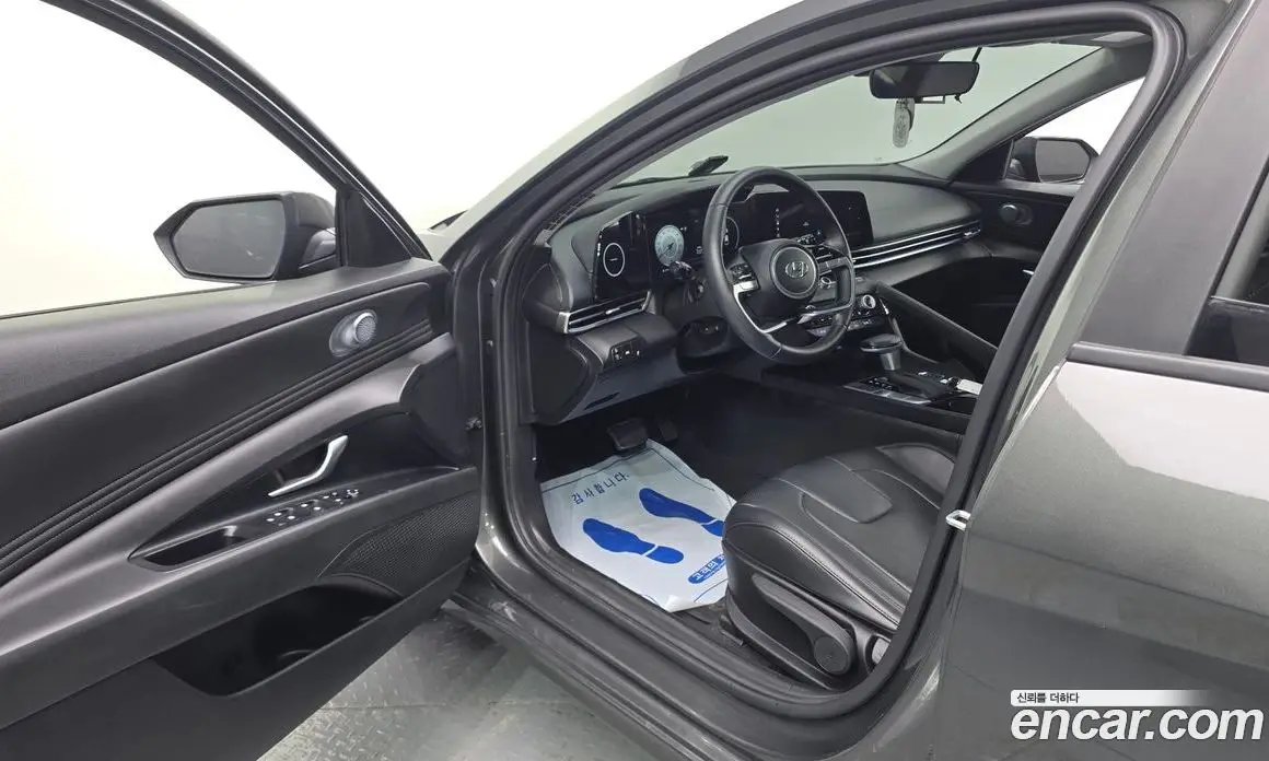 Hyundai Avante 2022 1.6 автомат (гидро), фото 13