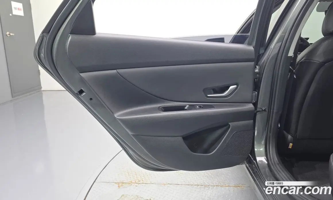 Hyundai Avante 2022 1.6 автомат (гидро), фото 15