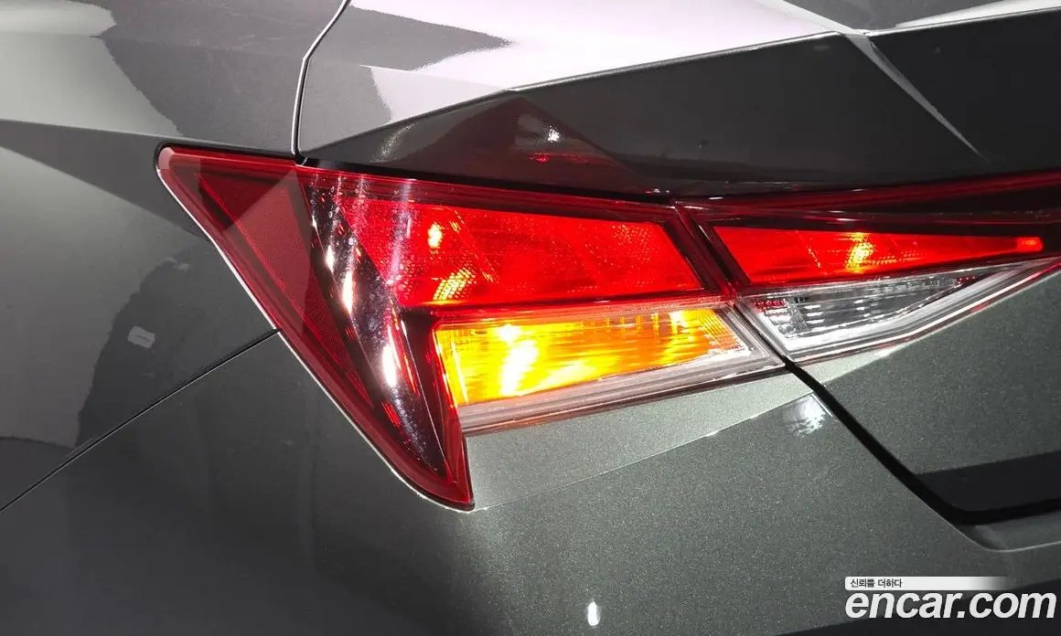 Hyundai Avante 2022 1.6 автомат (гидро), фото 9