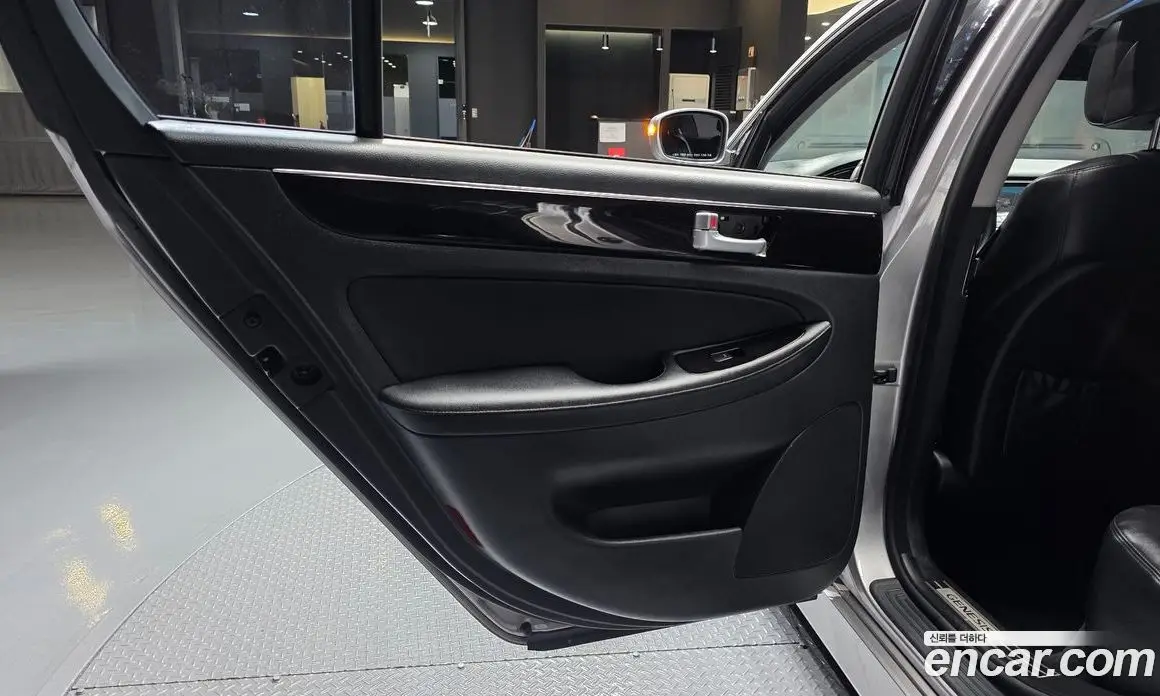 Hyundai Genesis 2013 3.3 автомат (гидро), фото 15 Hyundai Genesis 2013 3.3 автомат (гидро), фото 15