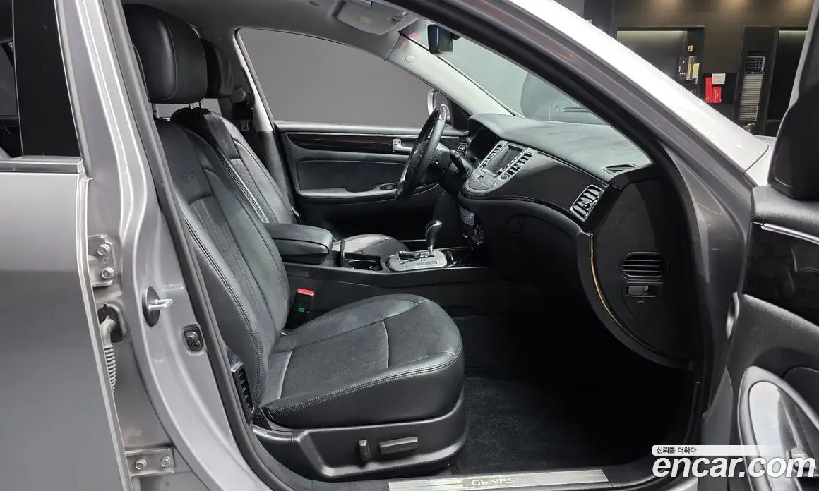 Hyundai Genesis 2013 3.3 автомат (гидро), фото 16 Hyundai Genesis 2013 3.3 автомат (гидро), фото 16