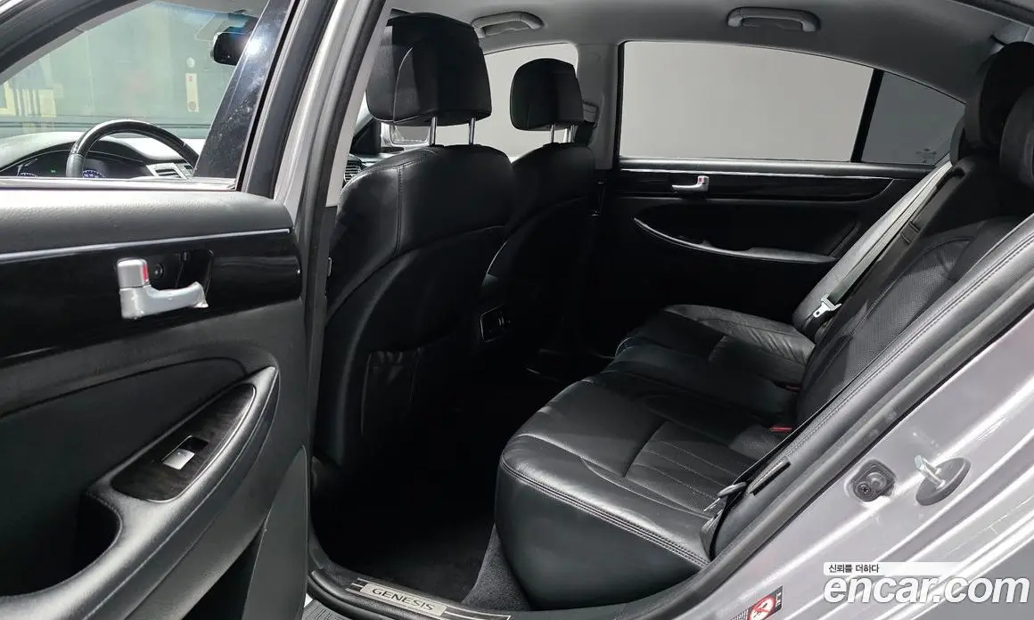 Hyundai Genesis 2013 3.3 автомат (гидро), фото 18 Hyundai Genesis 2013 3.3 автомат (гидро), фото 18