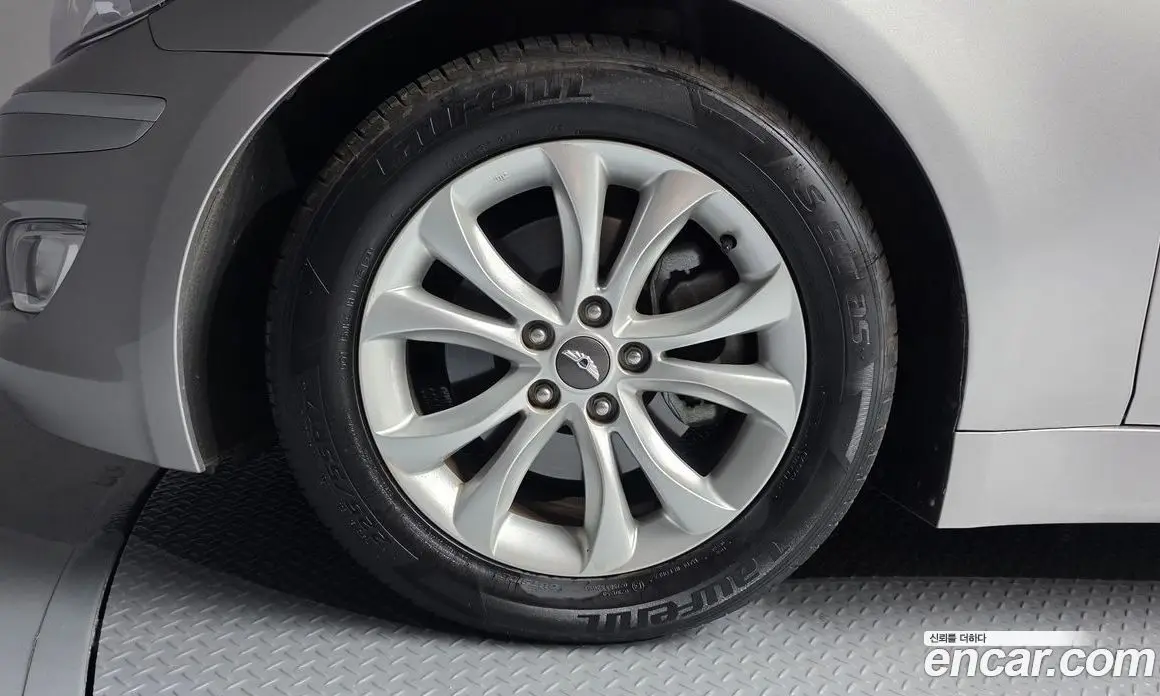 Hyundai Genesis 2013 3.3 автомат (гидро), фото 5 Hyundai Genesis 2013 3.3 автомат (гидро), фото 5