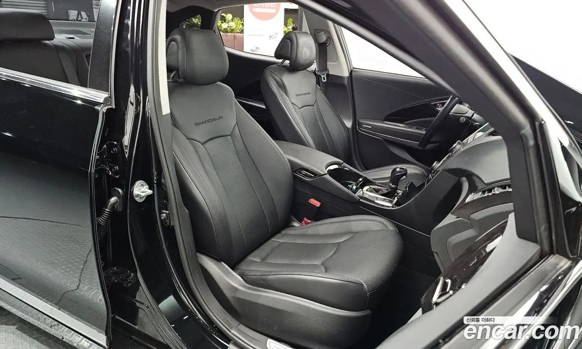 Hyundai Grandeur 2011 2.4 автомат (гидро), фото 15