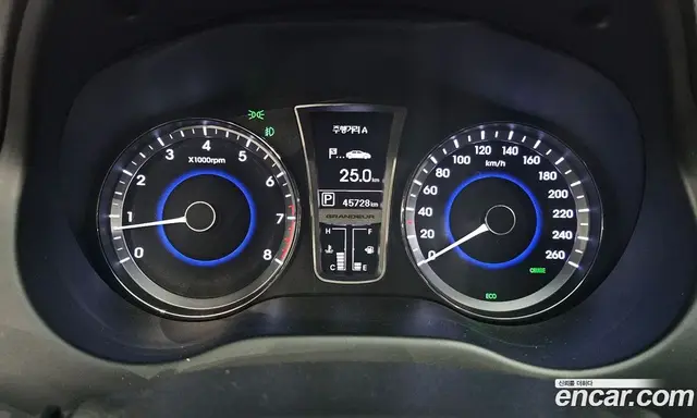 Hyundai Grandeur 2011 2.4 автомат (гидро), миниатюра 10