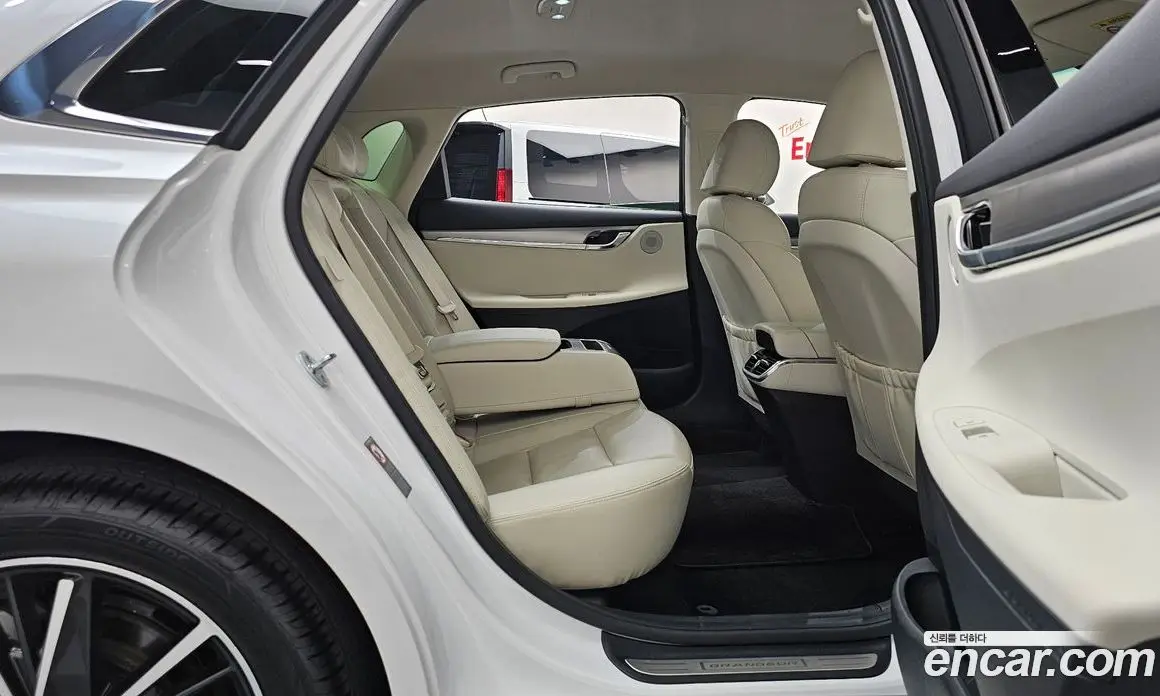 Hyundai Grandeur 2022 2.5 автомат (гидро), фото 17