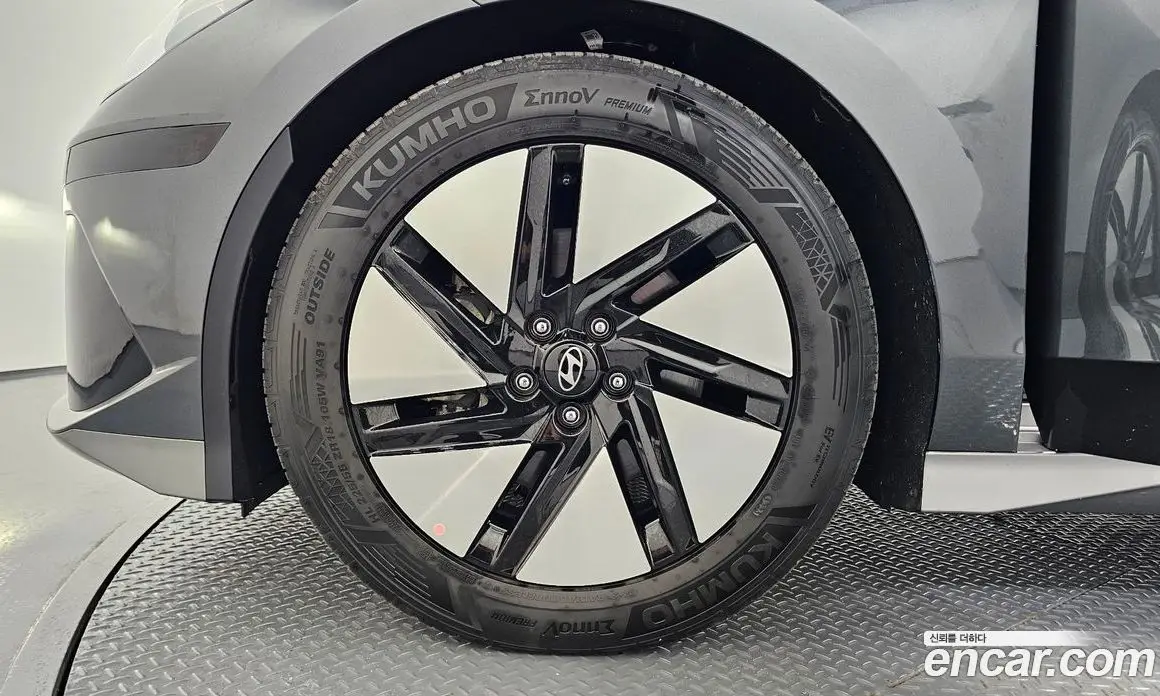 Hyundai Ioniq 6 2023 0.1 автомат (гидро), фото 5