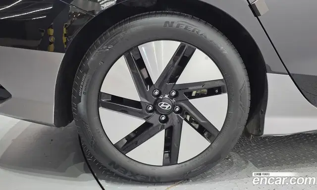 Hyundai Ioniq 6 2023 0.1 автомат (гидро), миниатюра 5