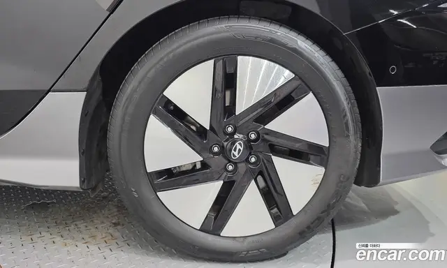 Hyundai Ioniq 6 2023 0.1 автомат (гидро), миниатюра 7