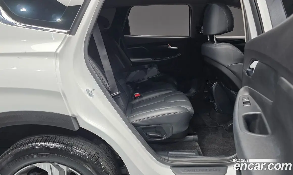 Hyundai Santa Fe 2023 2.5 автомат (гидро), фото 17