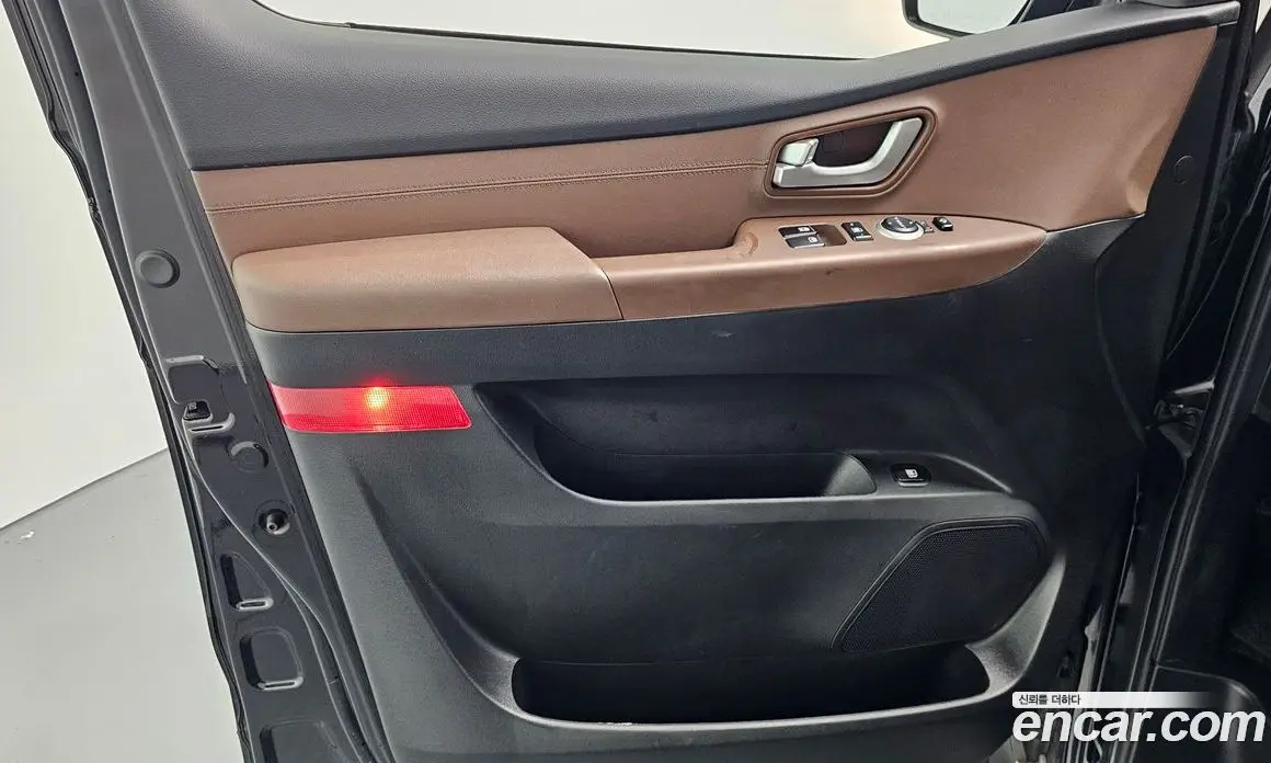 Hyundai Starex 2020 2.5 автомат (гидро), фото 13