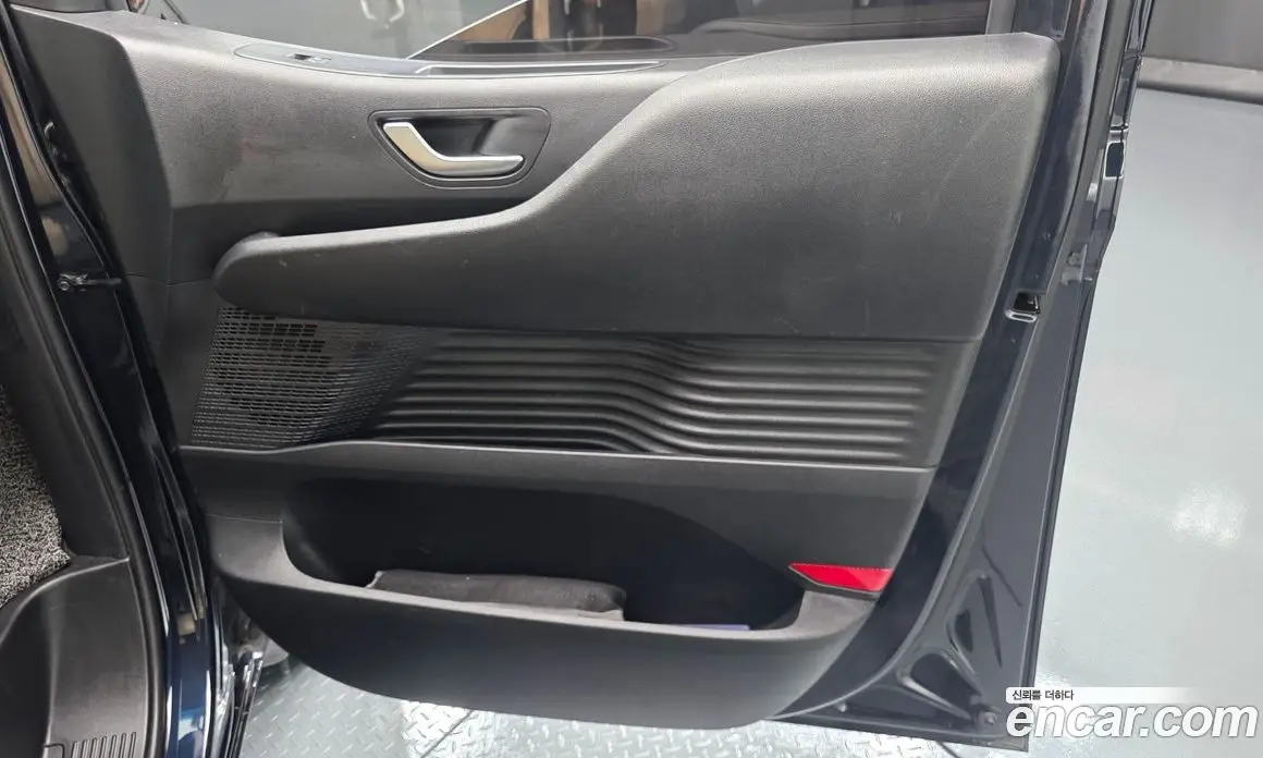 Hyundai Staria 2023 2.2 автомат (гидро), фото 14