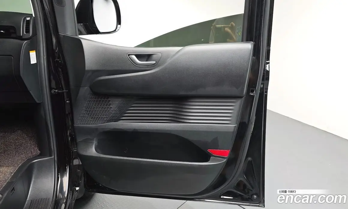 Hyundai Staria 2024 1.6 автомат (гидро), фото 13