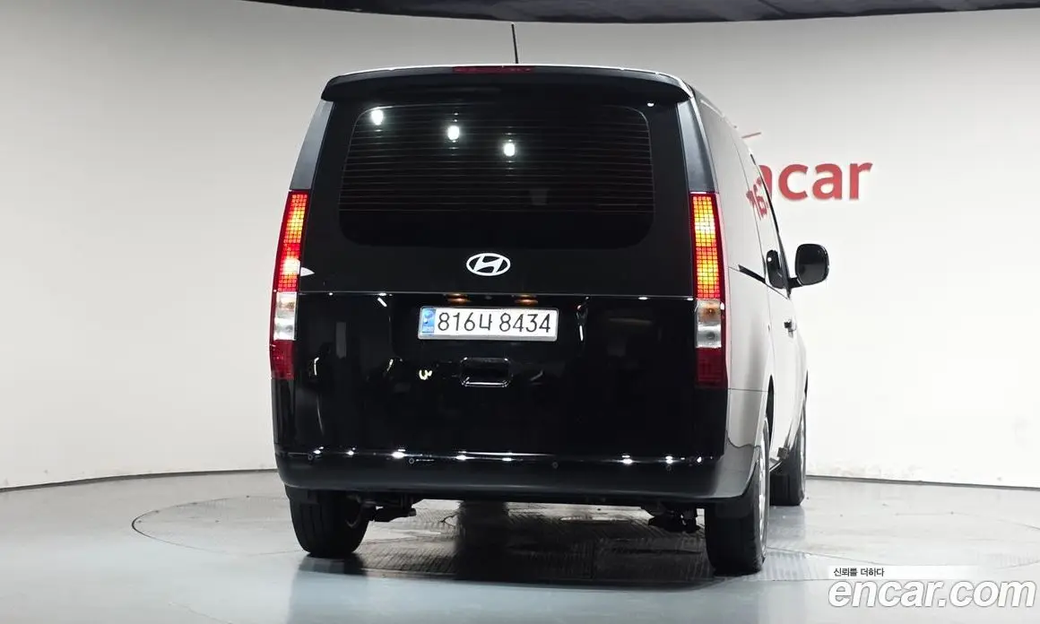 Hyundai Staria 2024 1.6 автомат (гидро), фото 3