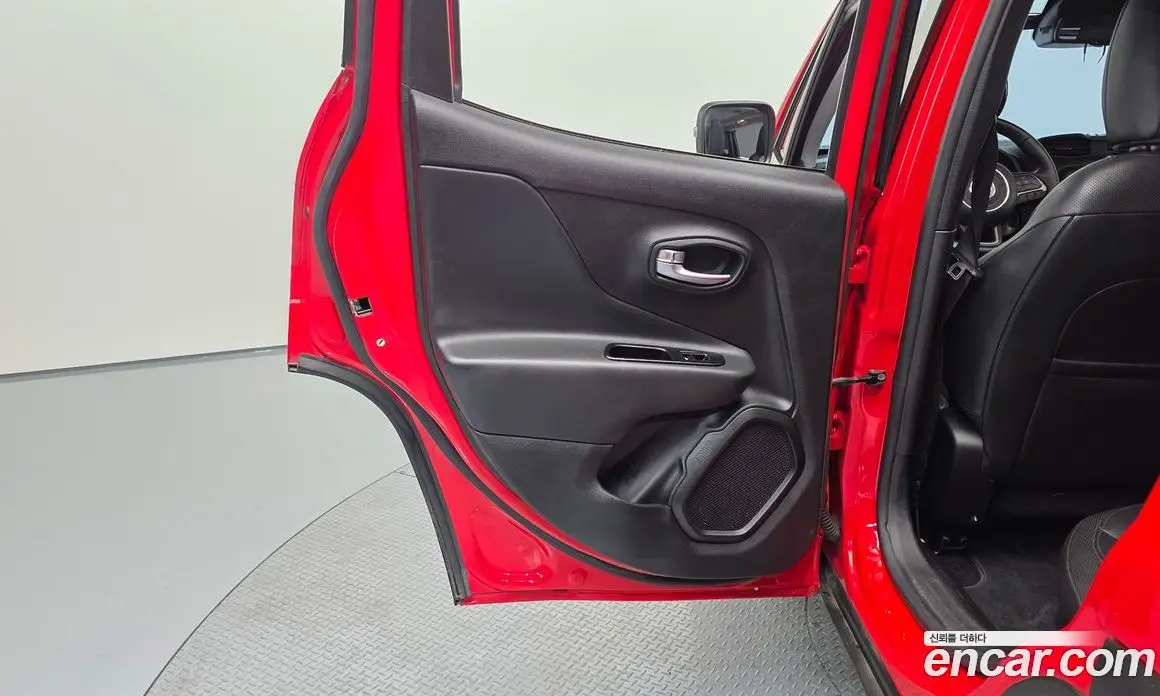 Jeep Renegade 2020 1.6 автомат (гидро), фото 15 Jeep Renegade 2020 1.6 автомат (гидро), фото 15