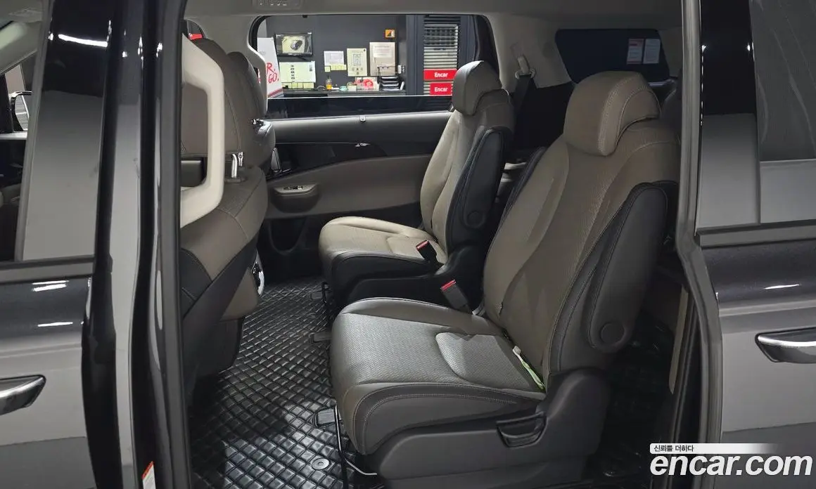 Kia Carnival 2023 3.5 автомат (гидро), фото 16