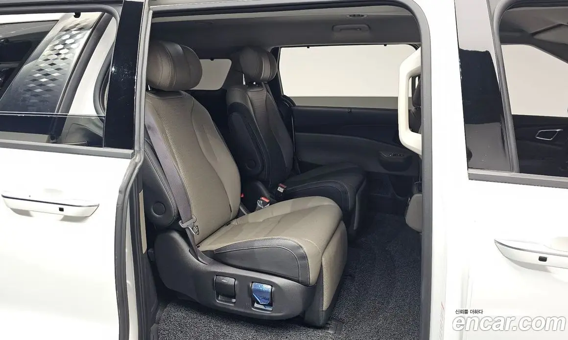 Kia Carnival 2024 2.2 автомат (гидро), фото 16