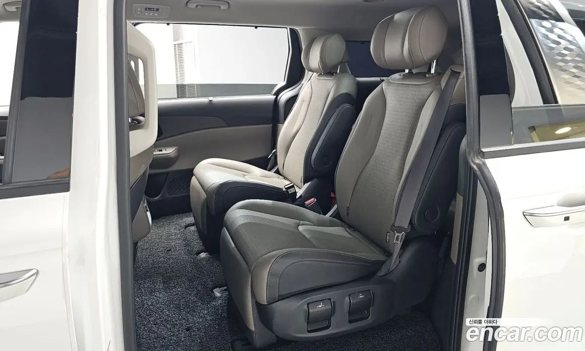 Kia Carnival 2024 2.2 автомат (гидро), фото 17