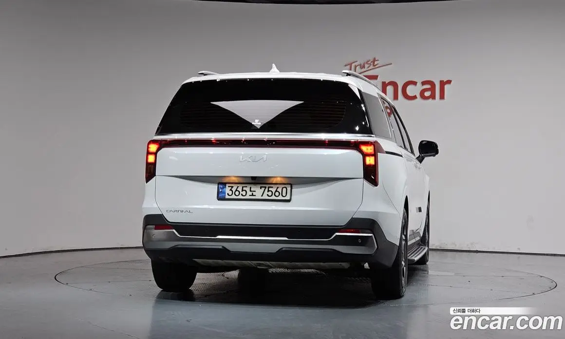 Kia Carnival 2024 2.2 автомат (гидро), фото 3
