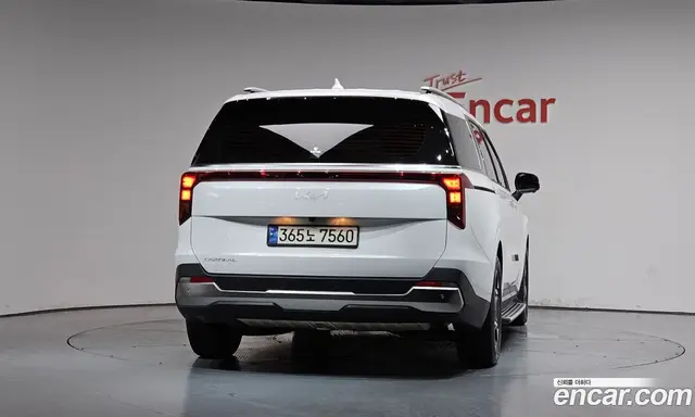 Kia Carnival 2024 2.2 автомат (гидро), миниатюра 3