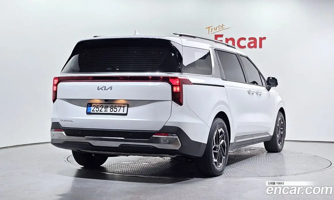 Kia Carnival 2025 2.2 автомат (гидро), фото 2 Kia Carnival 2025 2.2 автомат (гидро), фото 2