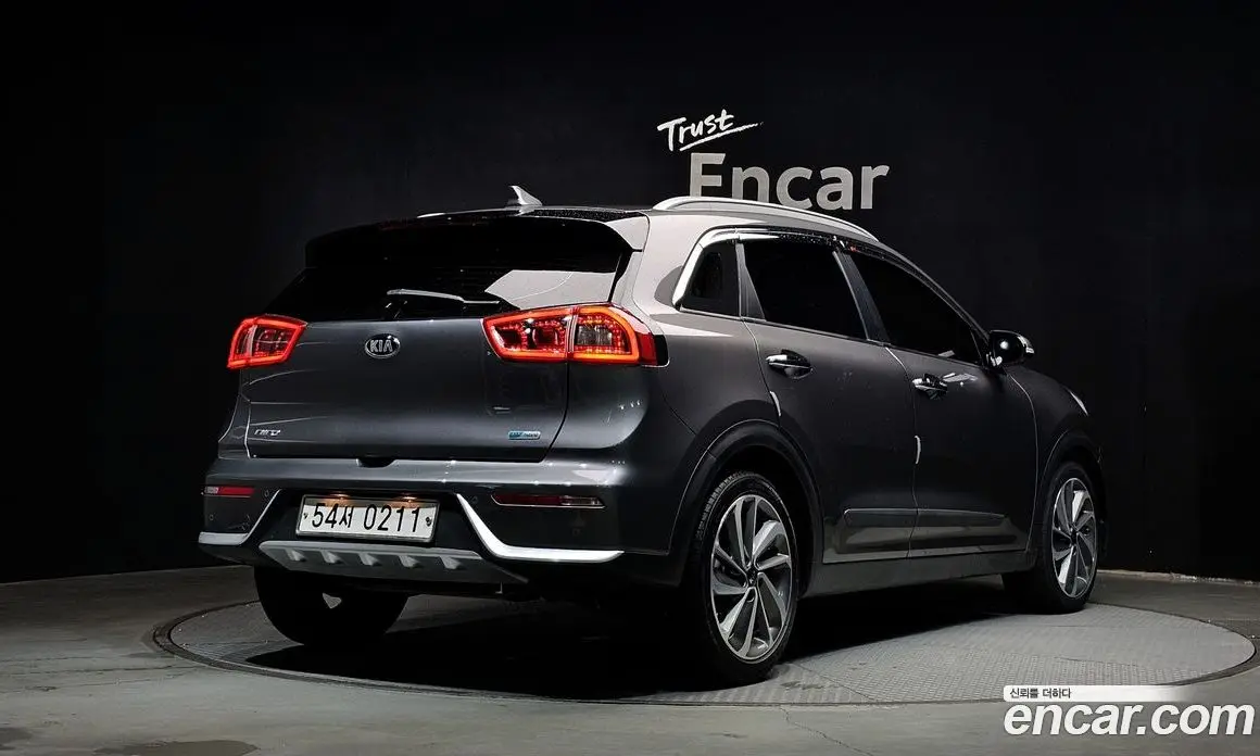 Kia Niro 2016 1.6 автомат (гидро), фото 2 Kia Niro 2016 1.6 автомат (гидро), фото 2