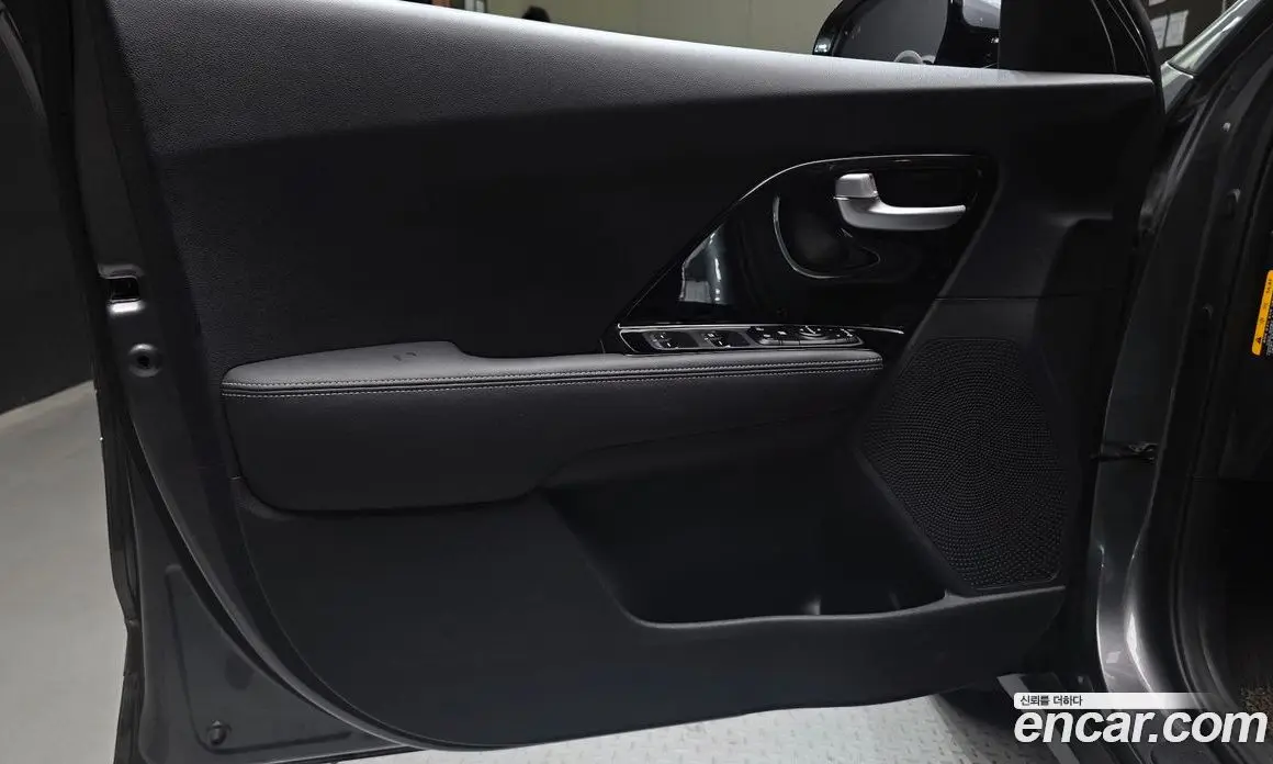 Kia Niro 2016 1.6 автомат (гидро), фото 14 Kia Niro 2016 1.6 автомат (гидро), фото 14