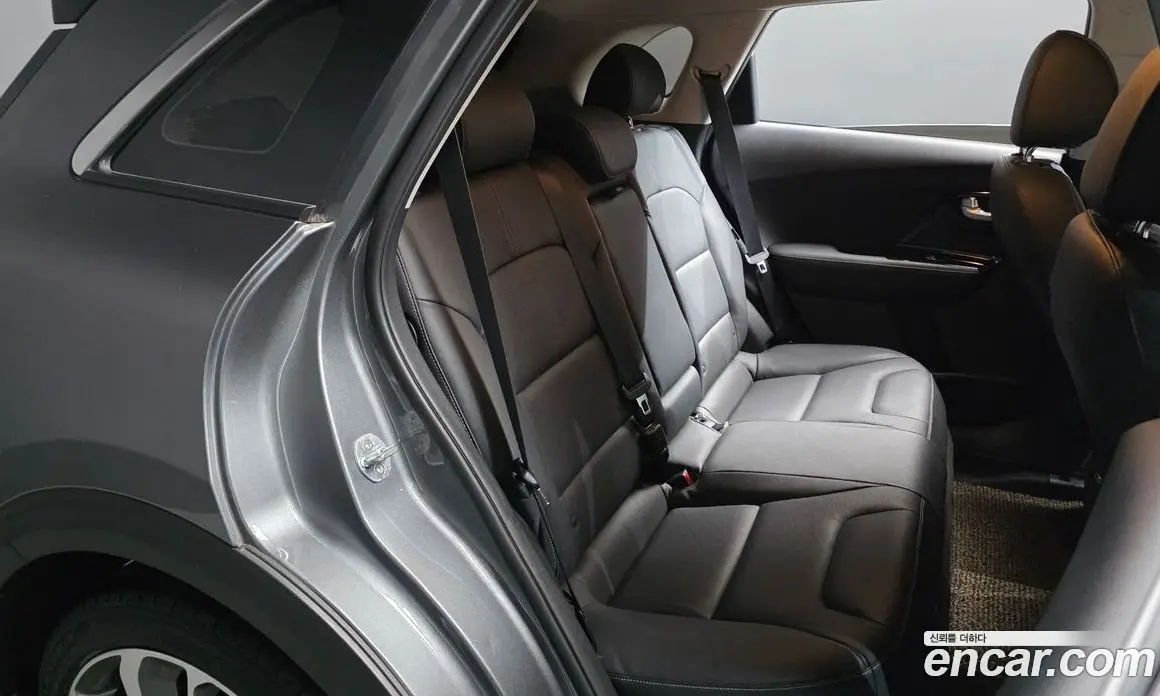 Kia Niro 2016 1.6 автомат (гидро), фото 17 Kia Niro 2016 1.6 автомат (гидро), фото 17