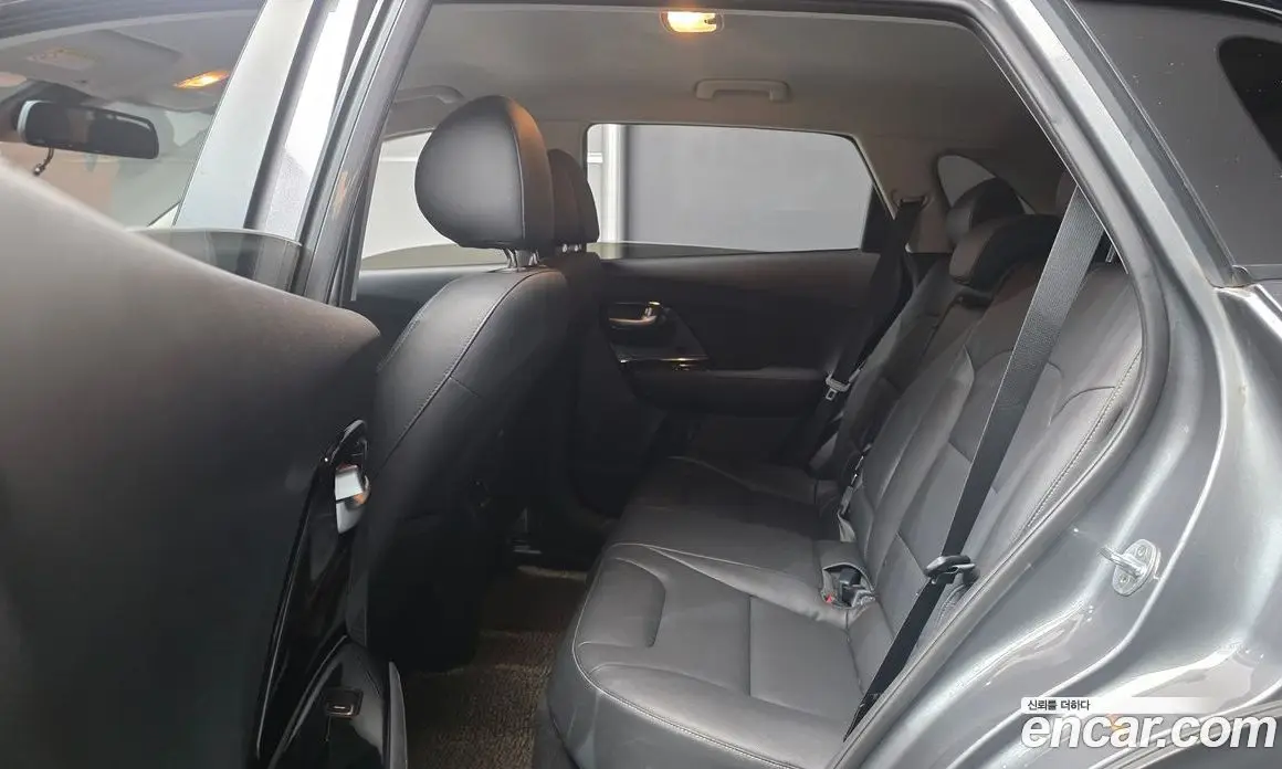 Kia Niro 2016 1.6 автомат (гидро), фото 18 Kia Niro 2016 1.6 автомат (гидро), фото 18