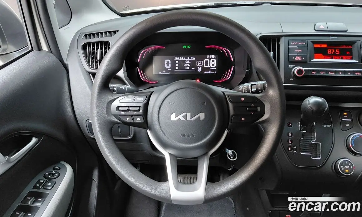 Kia Ray 2023 1.0 автомат (гидро), фото 19