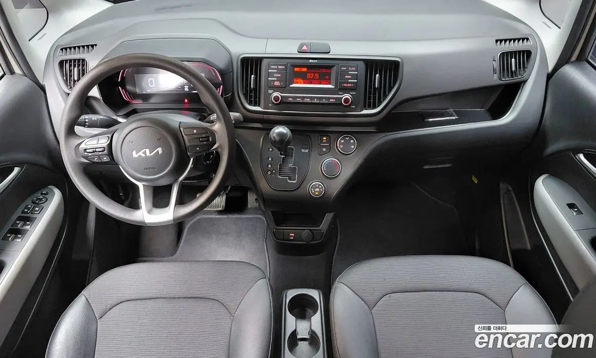 Kia Ray 2023 1.0 автомат (гидро), фото 10