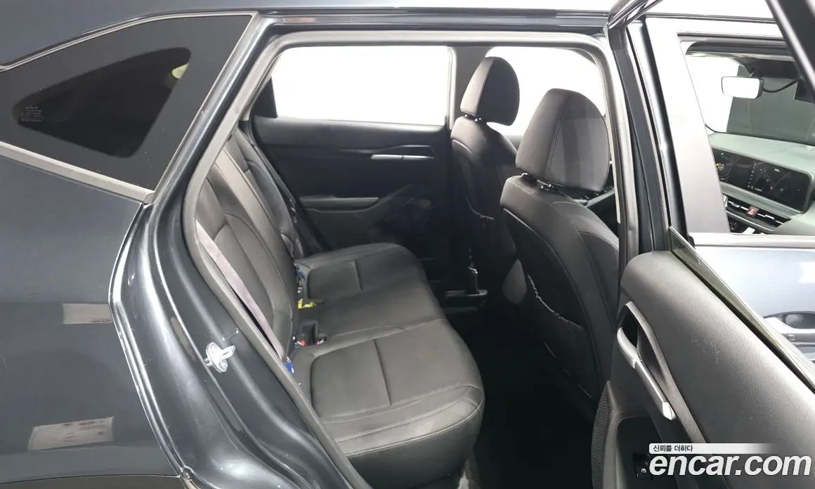 Kia Seltos 2023 1.6 автомат (гидро), фото 18 Kia Seltos 2023 1.6 автомат (гидро), фото 18