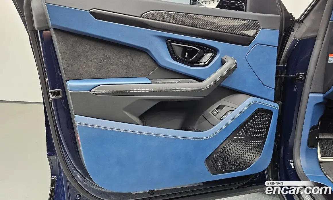 Lamborghini Urus 2023 4.0 автомат (гидро), фото 14 Lamborghini Urus 2023 4.0 автомат (гидро), фото 14