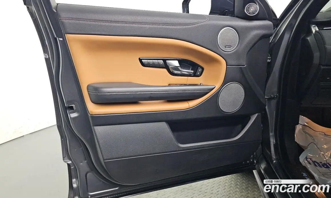 Land Rover Range Rover Evoque 2019 2.0 автомат (гидро), фото 14 Land Rover Range Rover Evoque 2019 2.0 автомат (гидро), фото 14