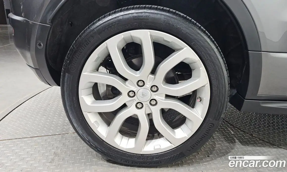 Land Rover Range Rover Evoque 2019 2.0 автомат (гидро), фото 5 Land Rover Range Rover Evoque 2019 2.0 автомат (гидро), фото 5