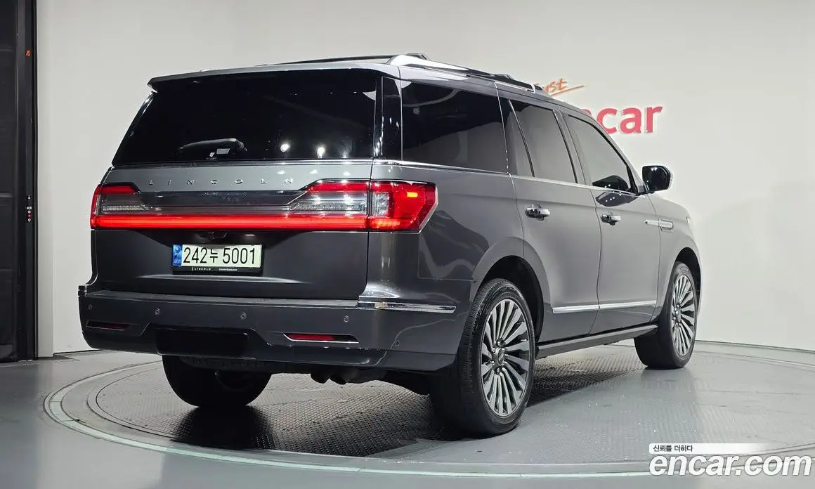 Lincoln Navigator 2021 3.5 автомат (гидро), фото 2 Lincoln Navigator 2021 3.5 автомат (гидро), фото 2