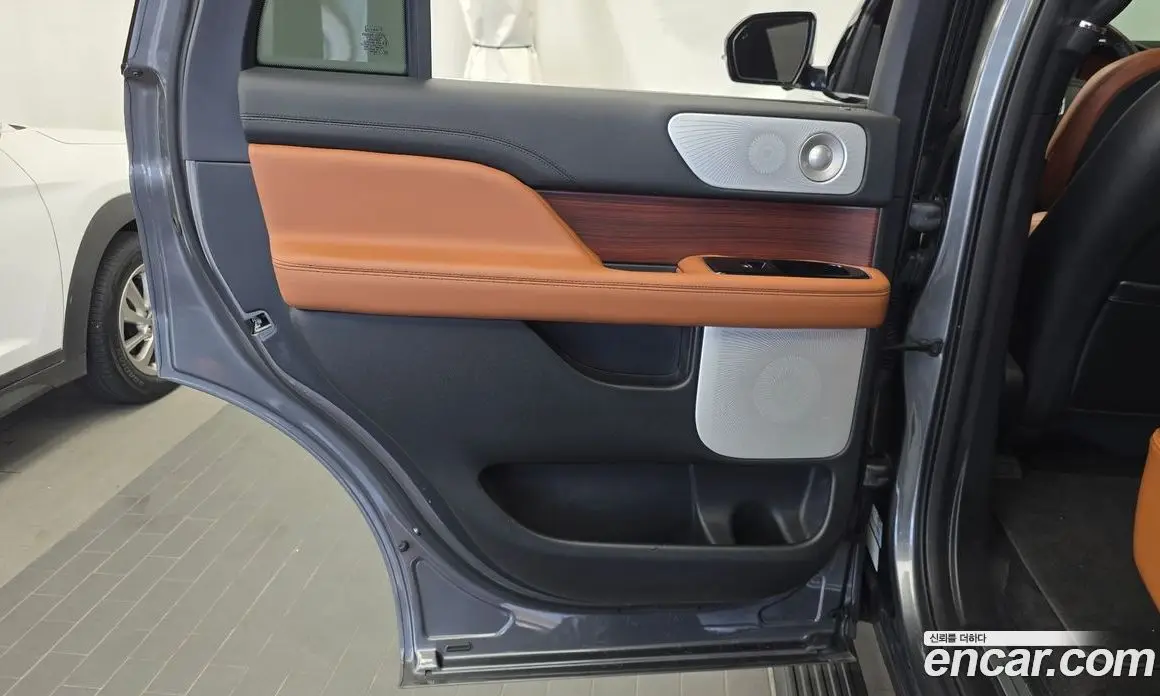 Lincoln Navigator 2021 3.5 автомат (гидро), фото 15 Lincoln Navigator 2021 3.5 автомат (гидро), фото 15