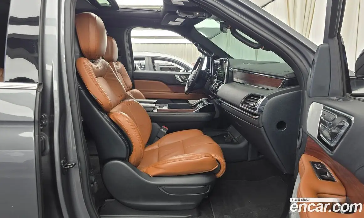 Lincoln Navigator 2021 3.5 автомат (гидро), фото 16 Lincoln Navigator 2021 3.5 автомат (гидро), фото 16