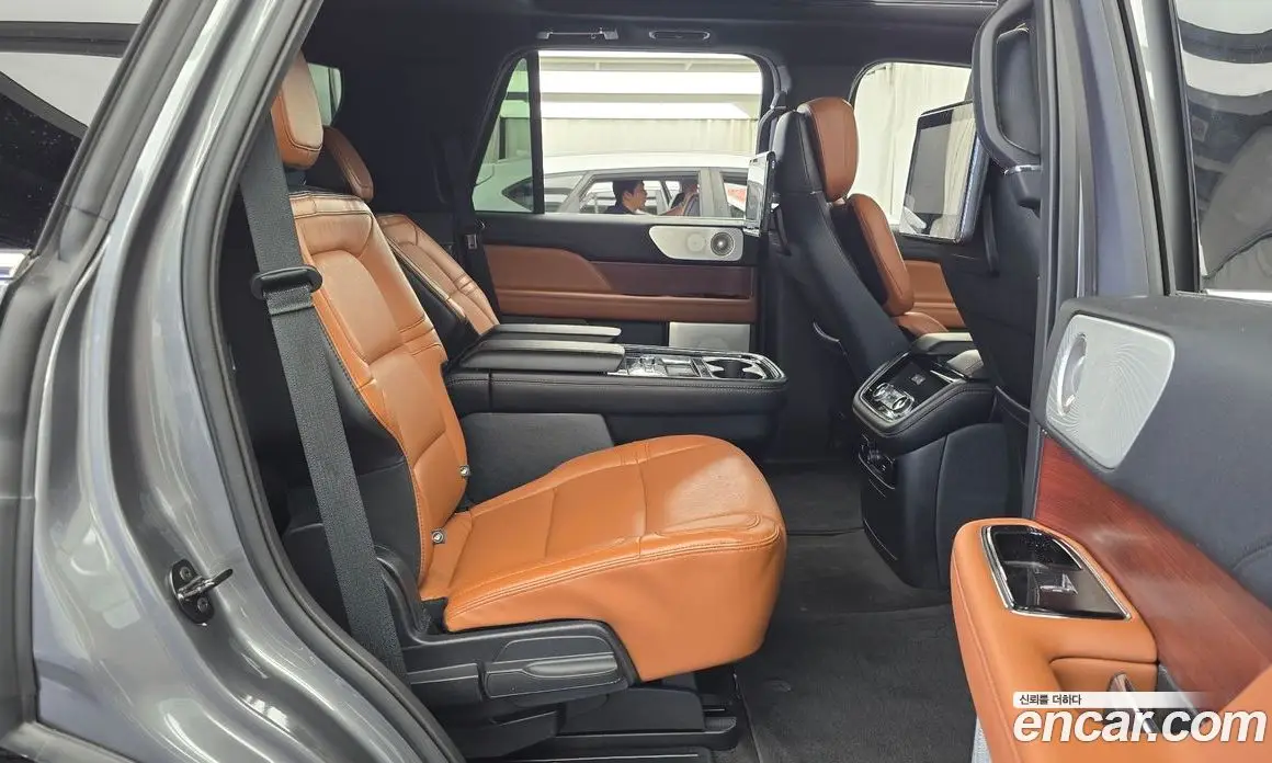 Lincoln Navigator 2021 3.5 автомат (гидро), фото 18 Lincoln Navigator 2021 3.5 автомат (гидро), фото 18