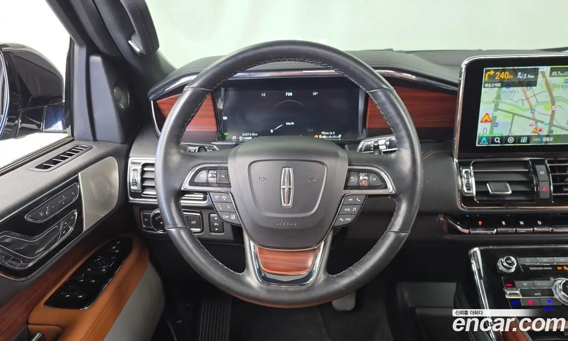 Lincoln Navigator 2021 3.5 автомат (гидро), фото 19 Lincoln Navigator 2021 3.5 автомат (гидро), фото 19
