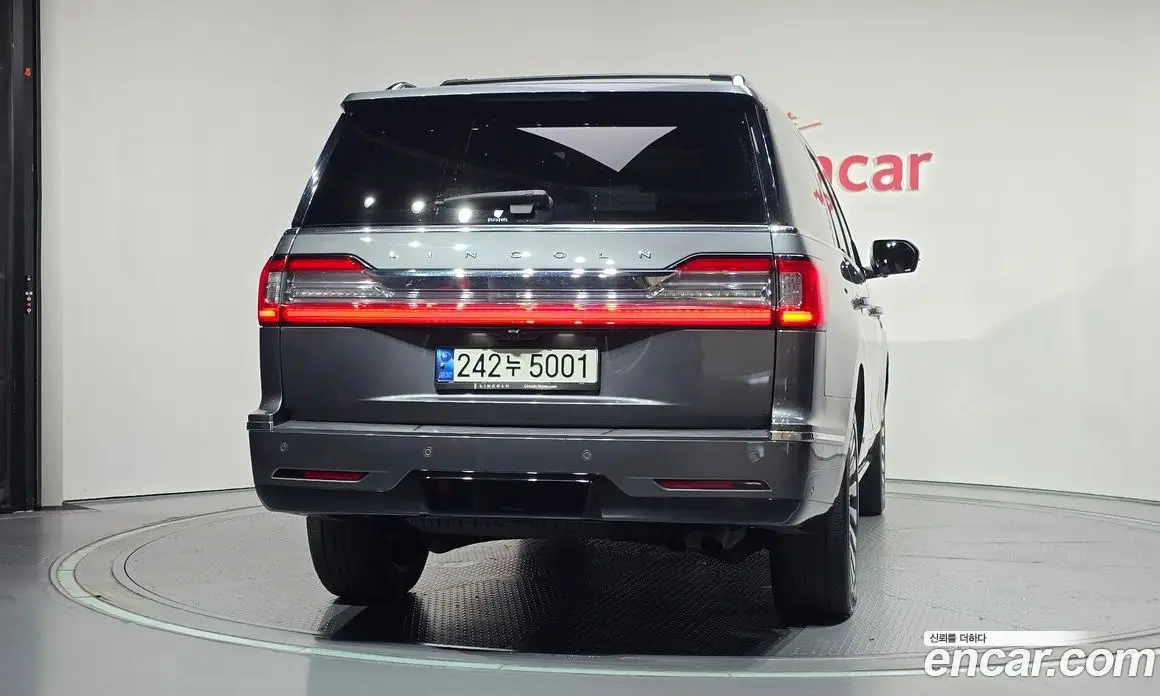 Lincoln Navigator 2021 3.5 автомат (гидро), фото 4 Lincoln Navigator 2021 3.5 автомат (гидро), фото 4