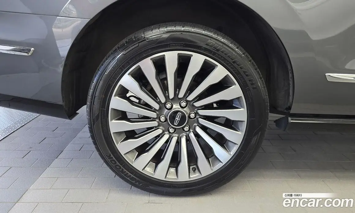 Lincoln Navigator 2021 3.5 автомат (гидро), фото 5 Lincoln Navigator 2021 3.5 автомат (гидро), фото 5