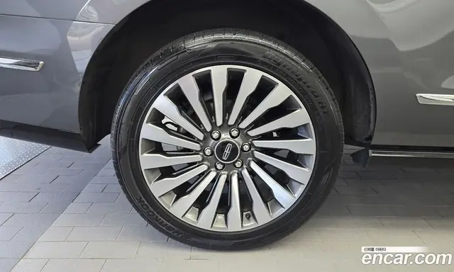 Lincoln Navigator 2021 3.5 автомат (гидро), миниатюра 5 Lincoln Navigator 2021 3.5 автомат (гидро), миниатюра 5
