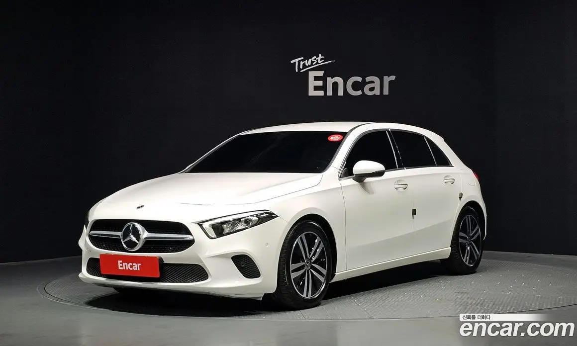 Mercedes-Benz A-Class 2021 2.0 автомат (гидро), фото 1 Mercedes-Benz A-Class 2021 2.0 автомат (гидро), фото 1