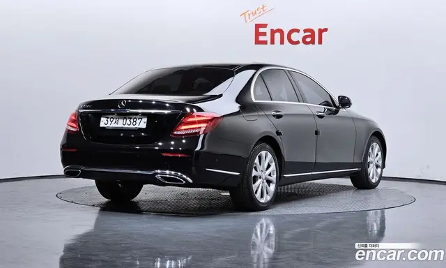 Mercedes-Benz E-Class, 2016, 107 141 км